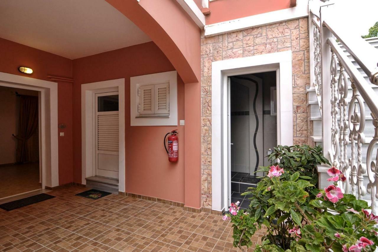 Angela Pool Apartments Agios Georgios Pagon Ngoại thất bức ảnh
